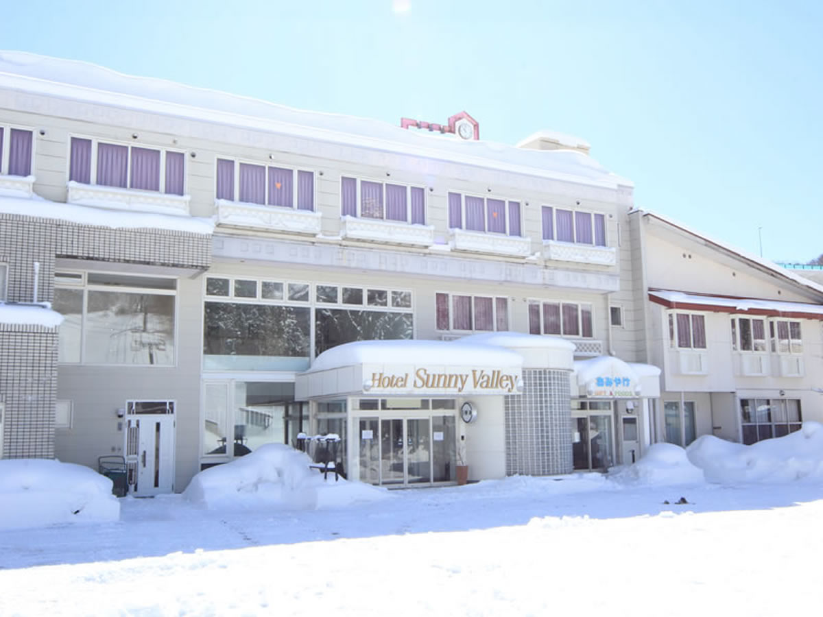 長野駅出発 バスで行く ホテルサニーバレー 1泊（夕食朝食付）つがいけマウンテンリゾートリフト券付宿泊パック